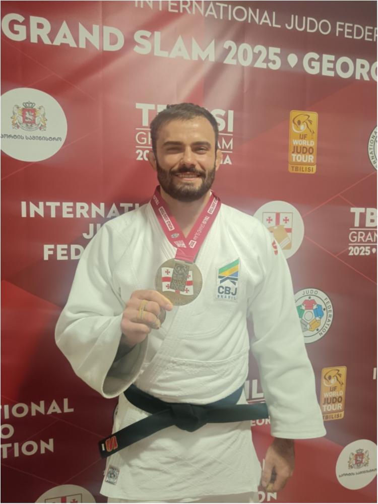 Rafael Macedo vence holandês e é bronze no Grand Slam de Tbilisi