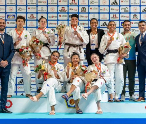 Seleção Júnior de Judô fatura 10 medalhas na Copa Europeia de Istambul e é campeã geral da competição