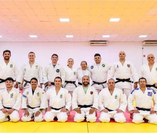 Programa de Formação Continuada da CBJ  leva treinadores à prática com atletas da Seleção Cadete