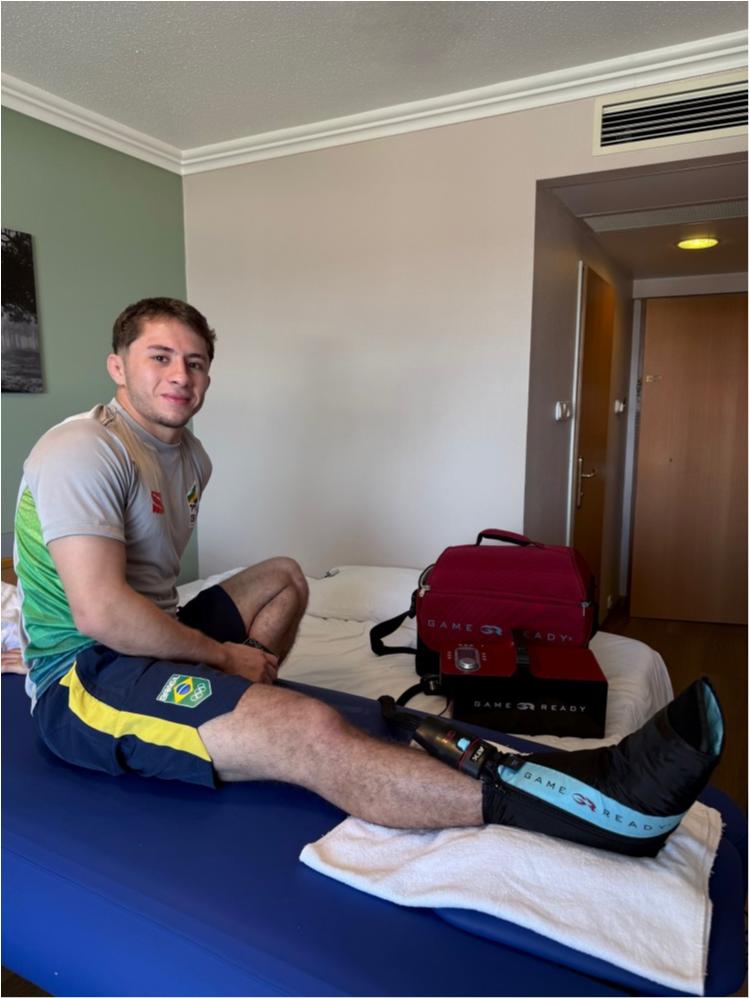 Após lesão no Mundial, Michel Augusto agradece apoio e foca na recuperação