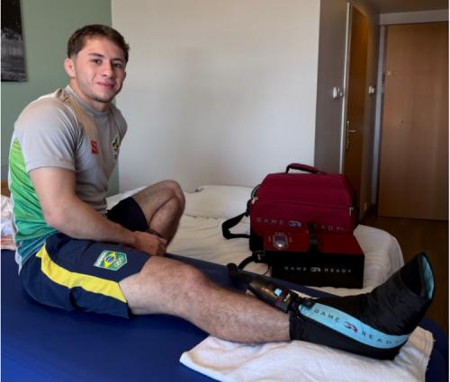 Após lesão no Mundial, Michel Augusto agradece apoio e foca na recuperação