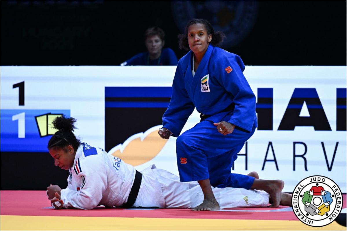 Beatriz Freitas e Karol Gimenes ficam em sétimo no Campeonato Mundial de Judô