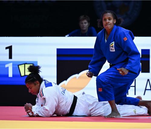 Beatriz Freitas e Karol Gimenes ficam em sétimo no Campeonato Mundial de Judô