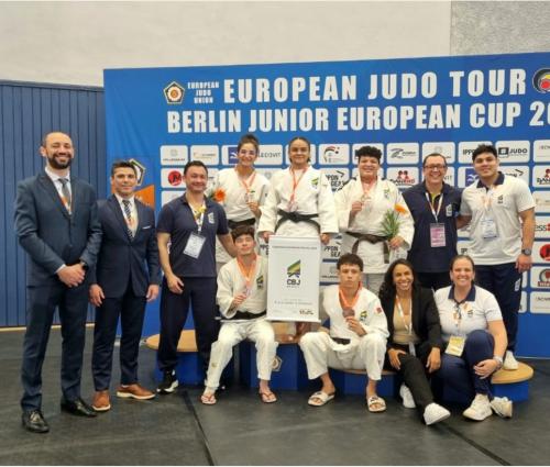 Judô brasileiro fatura sete medalhas na Copa Europeia Júnior de Berlim, na Alemanha