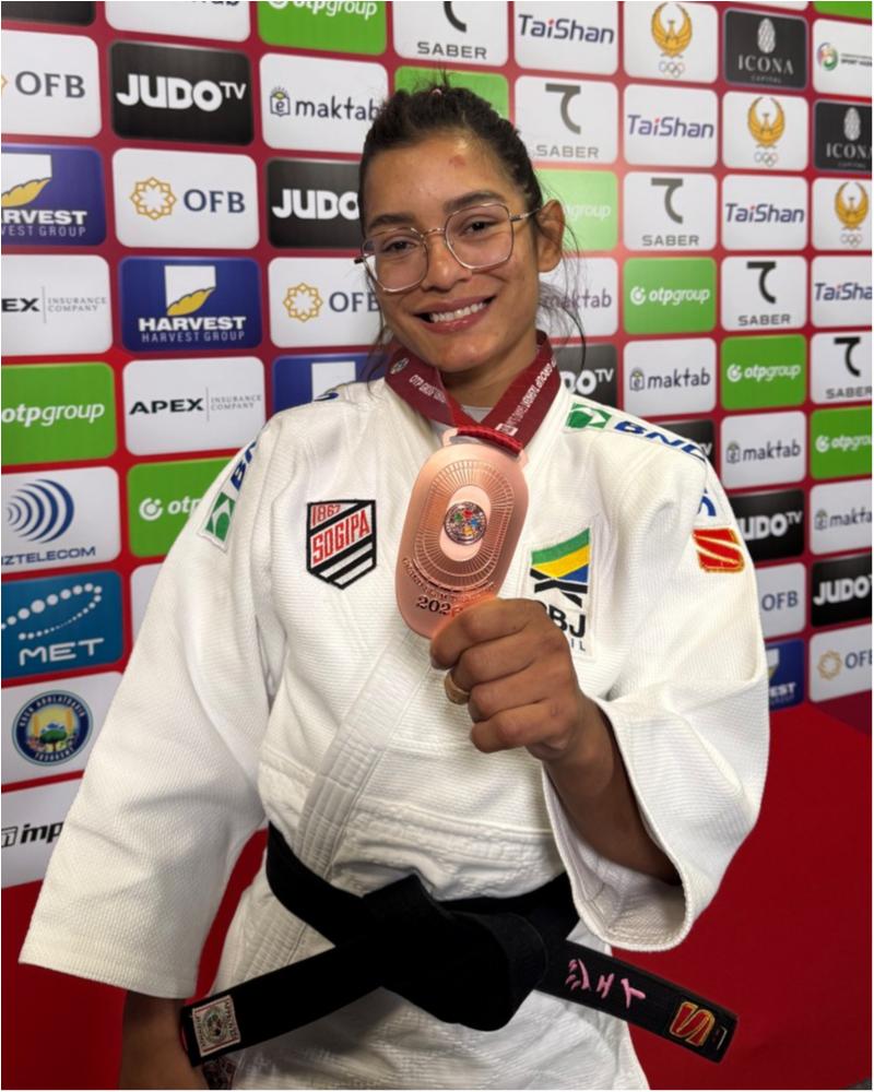 Jéssica Lima leva a melhor em duelo brasileiro e é bronze no Grand Slam de Tashkent