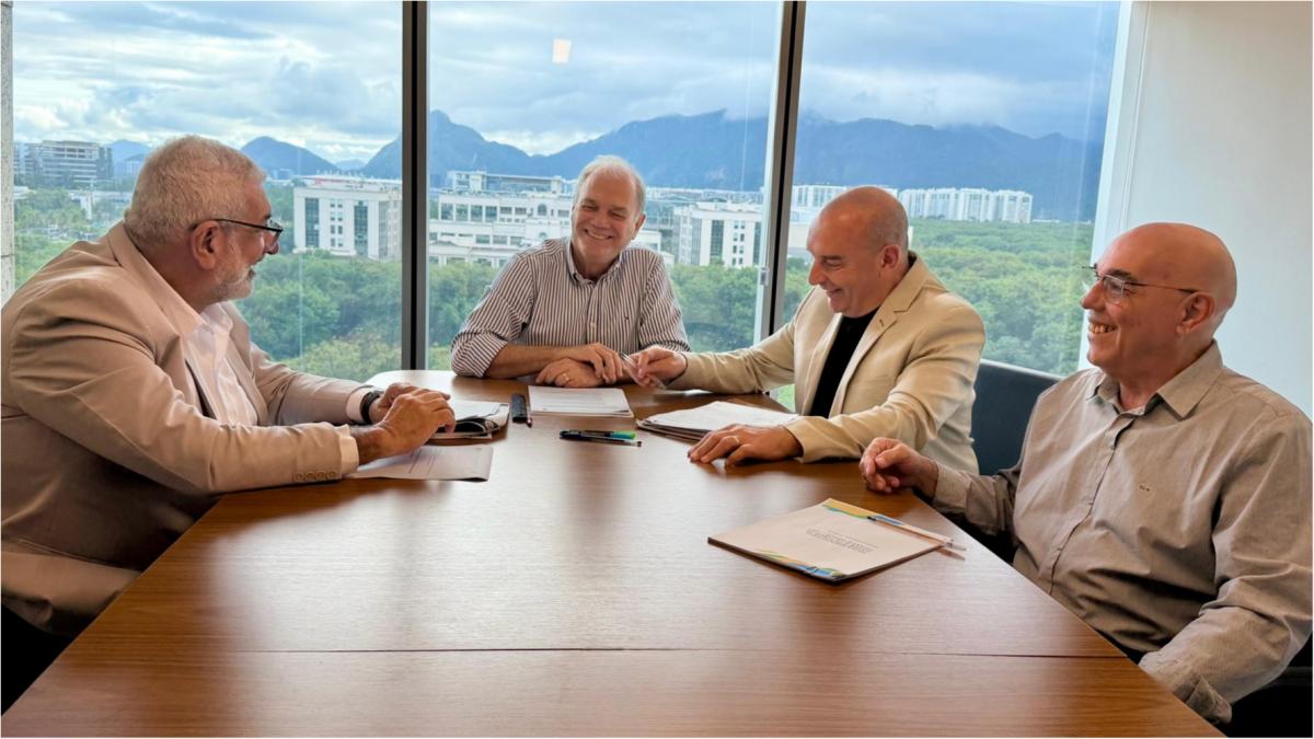 Membros do Conselho Nacional de Graus da CBJ se reúnem na sede da entidade