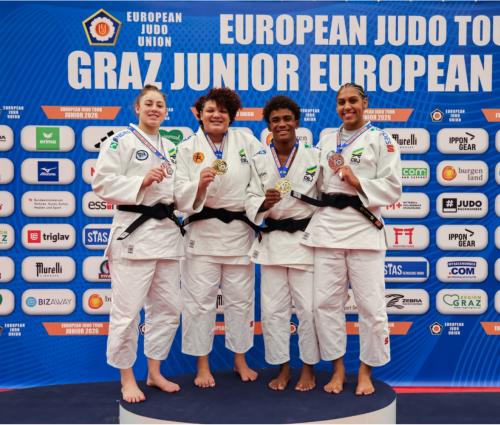 Brasil termina Copa Europeia Júnior de Graz na liderança com oito medalhas
