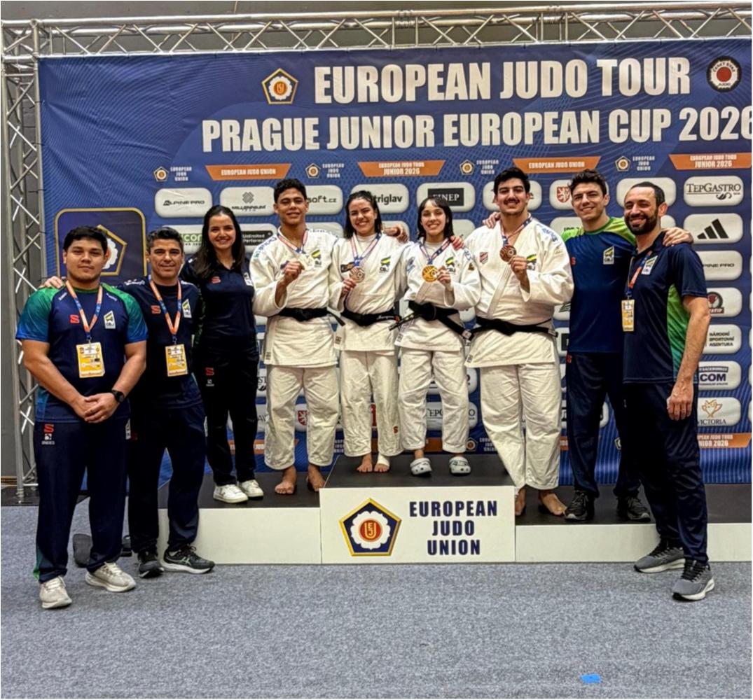 Delegação brasileira sobe ao pódio nove vezes na Copa Europeia Júnior de Praga