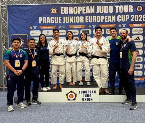 Delegação brasileira sobe ao pódio nove vezes na Copa Europeia Júnior de Praga