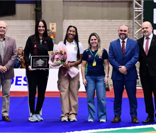 CBJ homenageia Ketleyn Quadros durante a Seletiva Nacional Sênior