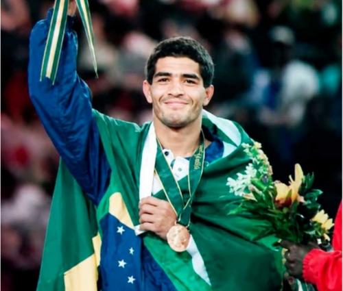 30 anos do bronze olímpico: Henrique Guimarães construiu uma trajetória dedicada ao judô