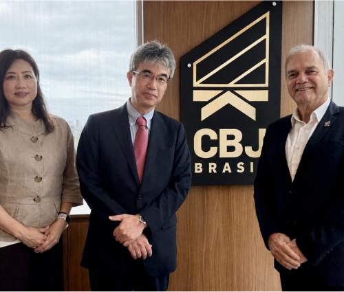 Paulo Wanderley recebe Cônsul-Geral do Japão na sede da CBJ