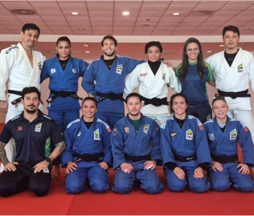 Seleção Brasileira desembarca em Budapeste para o último Grand Slam antes do Campeonato Mundial