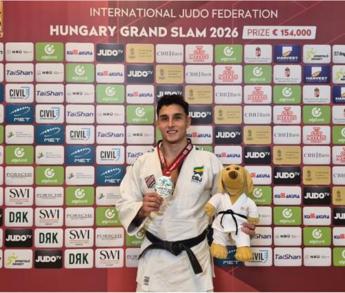 Guilherme Schimidt é ouro e Brasil fecha Grand Slam de Budapeste com três medalhas