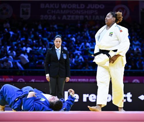 Com direito a duelo de campeãs olímpicas na estreia, Bia Souza encerra Mundial de Judô Sênior na sétima colocação